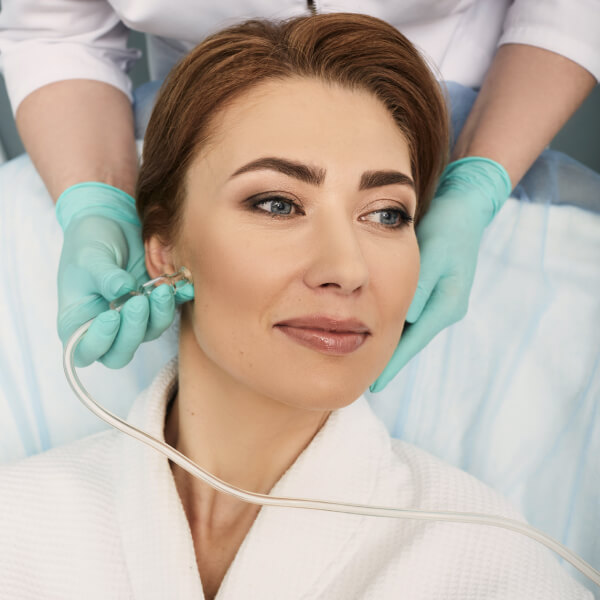 Шесть вопросов косметологу об озонотерапии: от показаний до результата