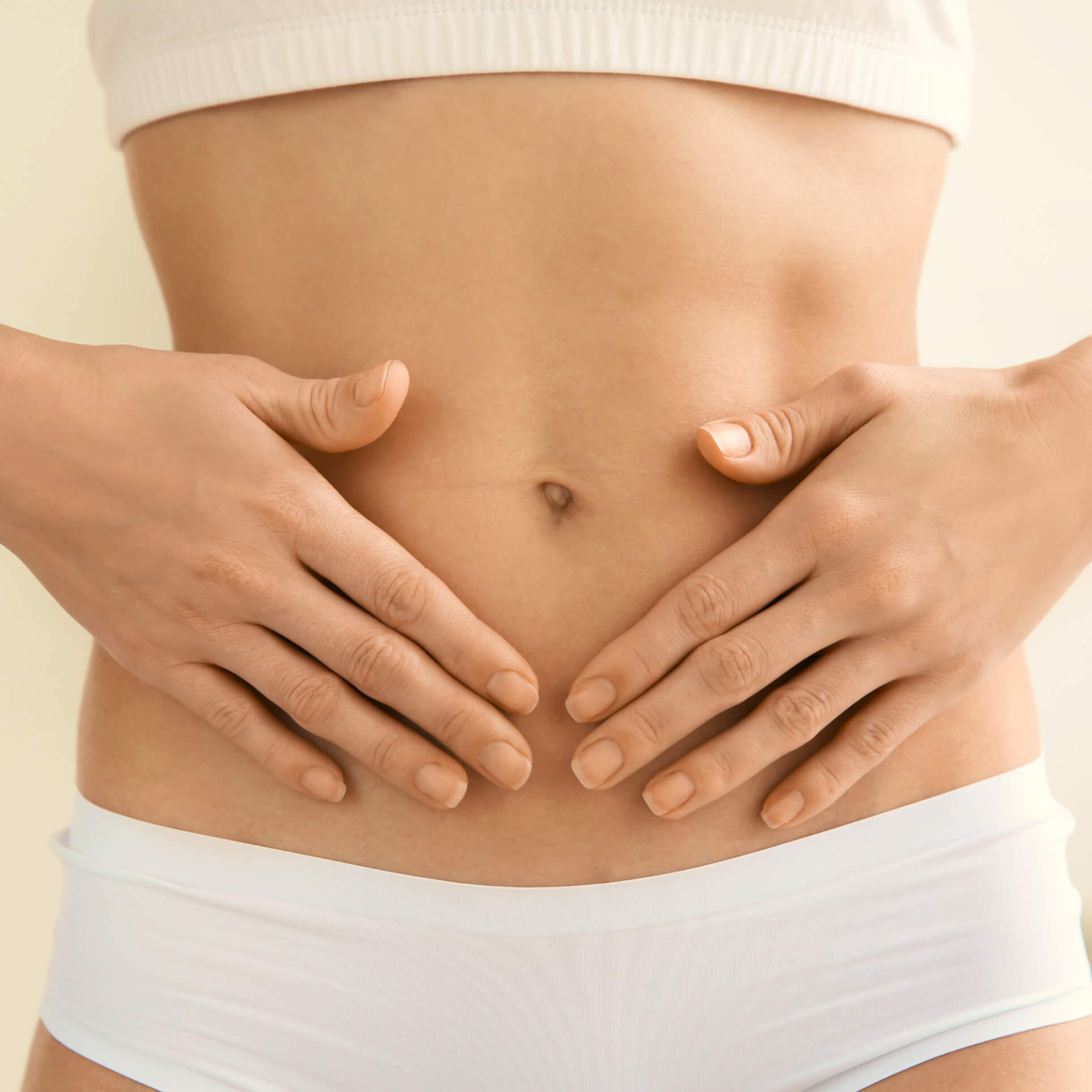 «Его не переносят, это старый термин»: что на самом деле происходит с пупком при абдоминопластике